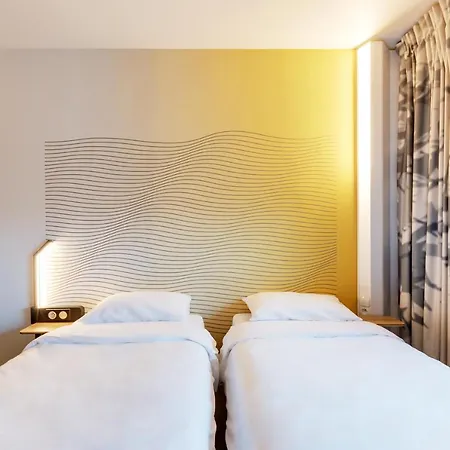 Otel Reims 2*